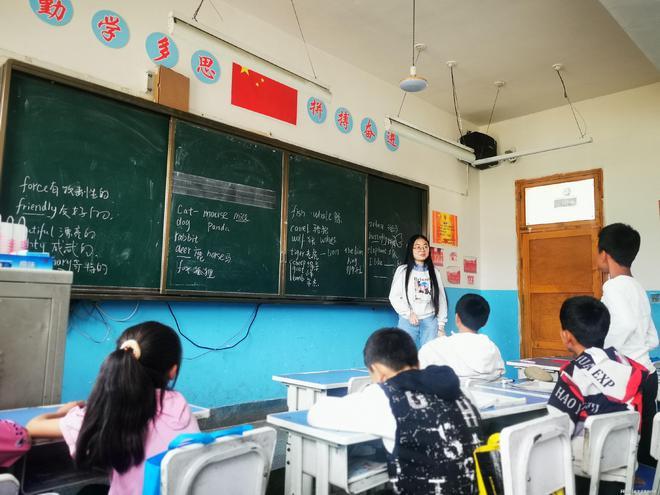 山东理工大学“赴陇援西”实践团开展日常英语交流课