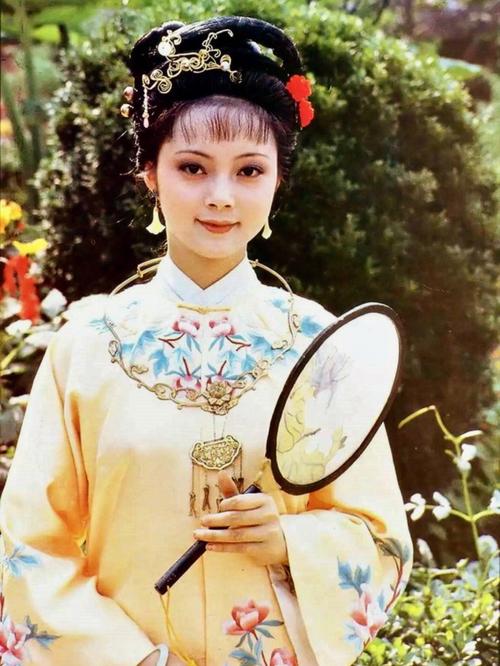 红楼梦薛宝钗并不是高情商,人际交往的十大雷区,她全都踩过