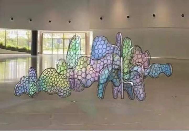废弃材料变身不锈钢纤维画,透明塑料成“彩虹树”这个生态环保艺术节展现变废为宝的神奇