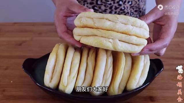 一碗面粉一碗水,教你创意发面饼,夹菜夹肉都好吃,咸香松软