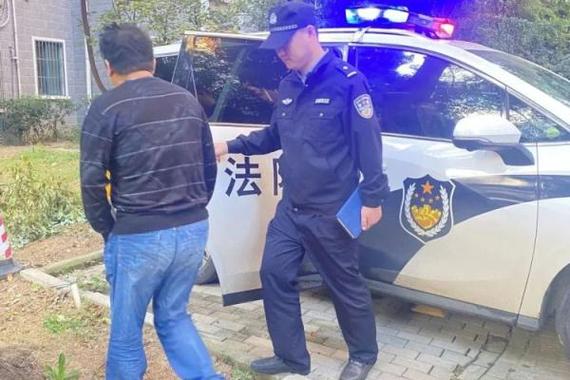 陕西81岁老人被养老院室友打死,曾有人翻墙逃跑,警方已经介入