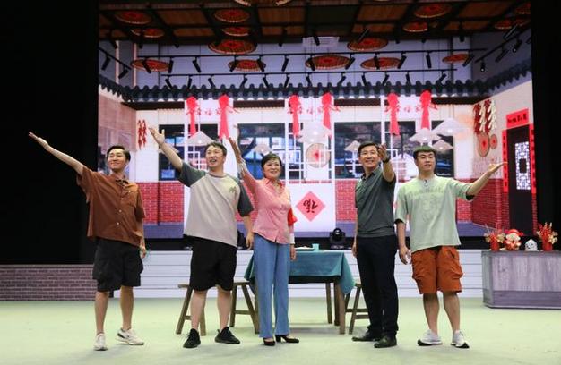 传递正能量“时代新风好人模范故事汇”在金普上演