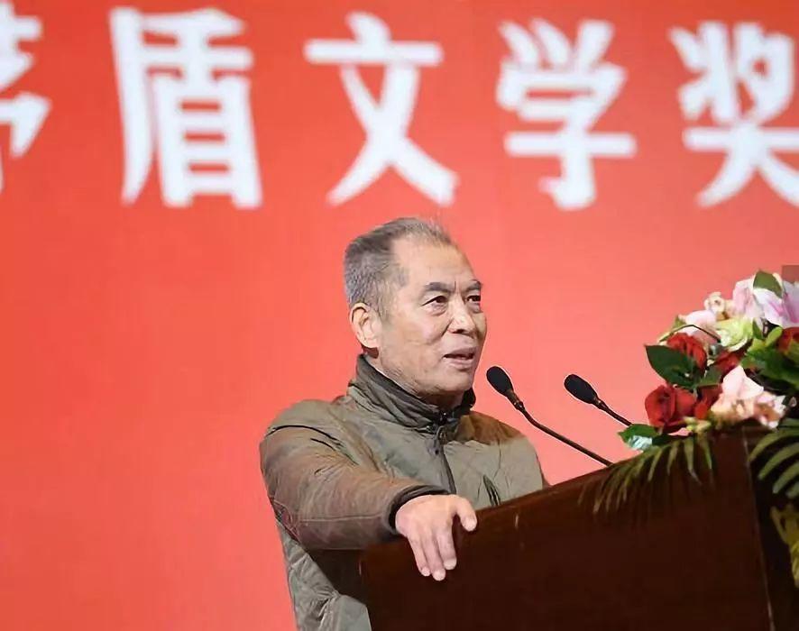 著名作家、茅盾文学奖得主梁晓声抵达文学之乡益阳