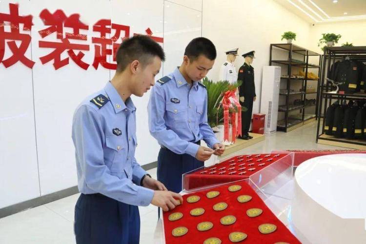 军营被装“线下实体店”，开业