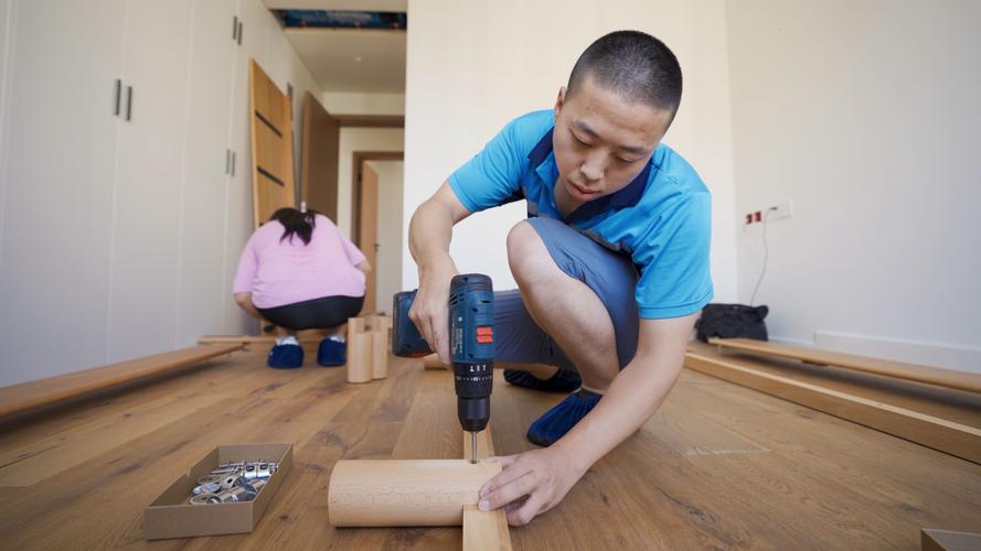 家具安装师傅要怎么找。左右手平台百万师傅任你挑选