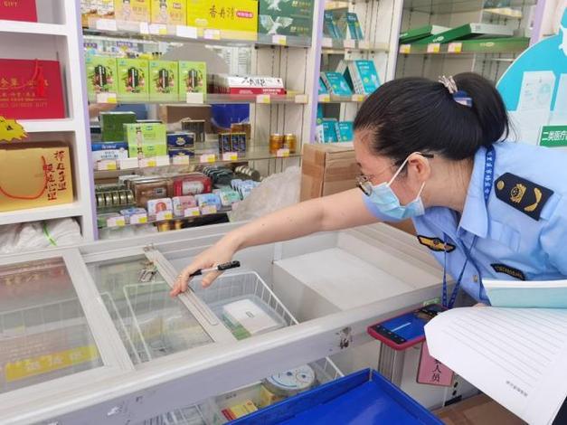 市场监管部门检查夏季药品安全药品也要“防暑降温”