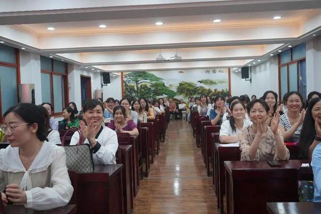 罗山县第一实验小学2021-2022学年度教育教学工作表彰大会活动小结