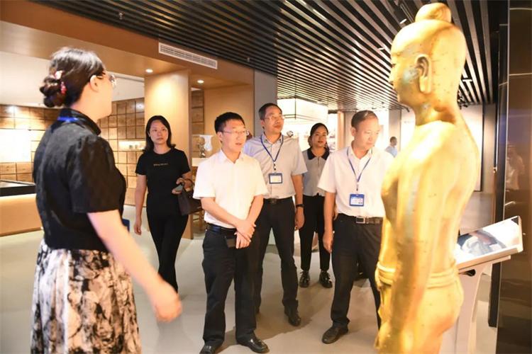 市人大常委会视察组到康巴什区视察文化旅游产业高质量发展情况