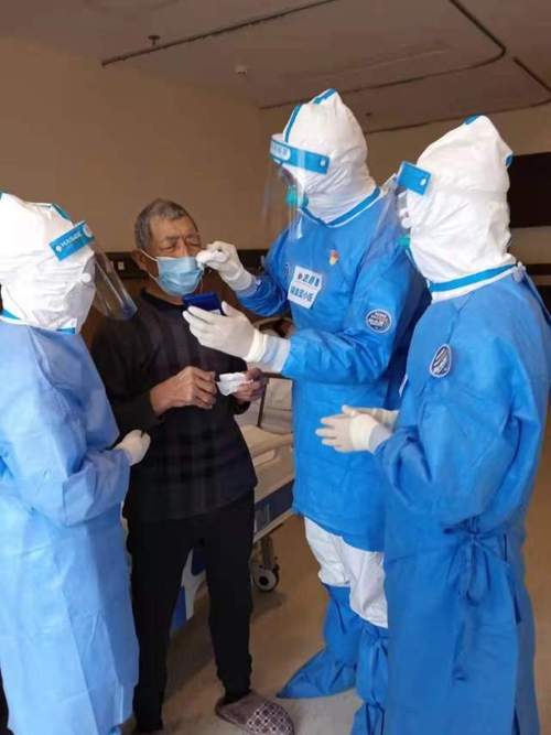 今日好电台“蛤蜊电台”日播不断更，为方舱美容的人们送上温暖慰藉