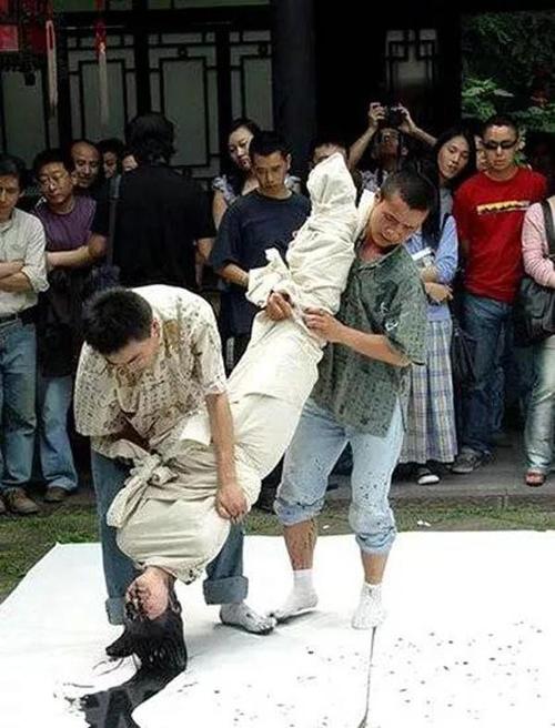 媒体人足协问卷调查已暴露想法，圈内人士打趣像行为艺术