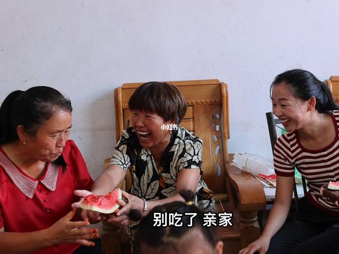 去年儿媳带亲家一家出去旅游,今年我选择出去玩,儿媳叫没人带娃