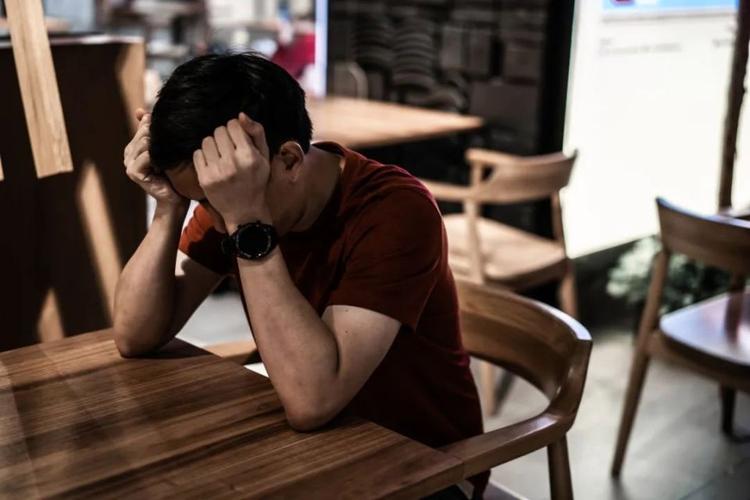 晚期男子确诊癌症每天锻炼,不抽烟...医生叹息身体给过提示了