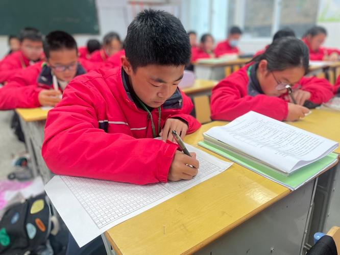 妙笔生花,文韵悠扬实验初中举行七年级限时作文竞赛