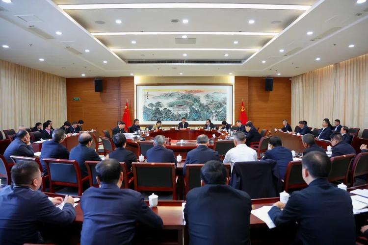 全市领导干部主题教育读书班召开研讨交流会