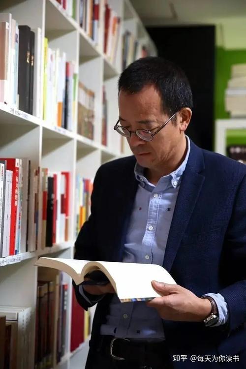 俞敏洪现在很多中小学老师，一辈子都教那点东西，学生知识面窄