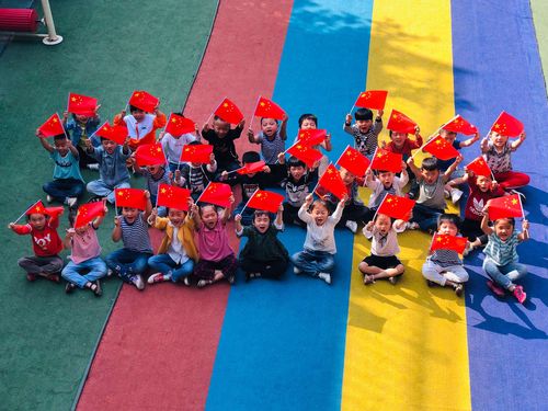 爱国的幼儿园大班小朋友