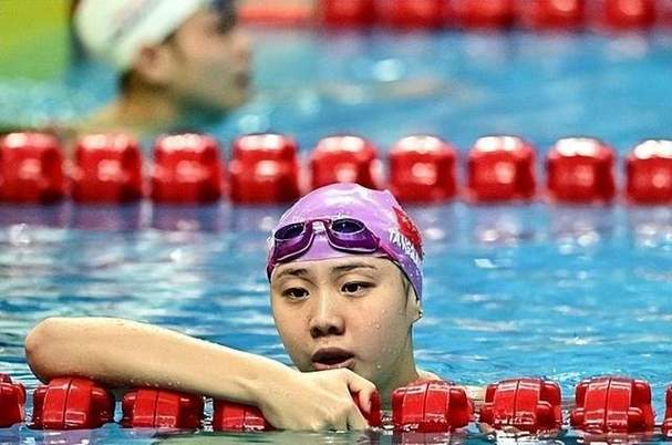 对泳池不适应打乱争金节奏,唐钱婷含泪鼓励自己“还有更大的舞台”