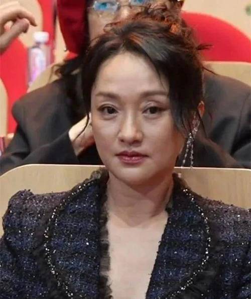 47岁最漂亮的女明星周迅，变得这么老了，她为什么老得这么快呢。