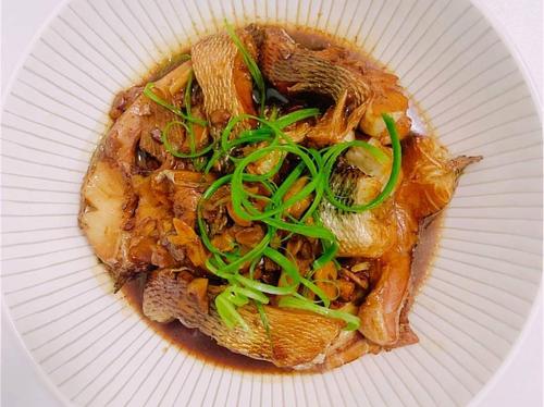 美食家常菜推荐黄豆酱烧鲈鱼，蒜蓉炒菜心，蒜蓉粉丝蒸虾
