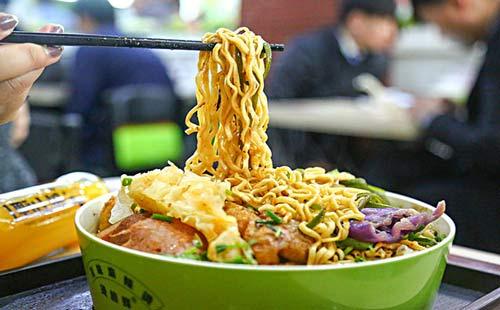 “麻辣烫”的英译难题