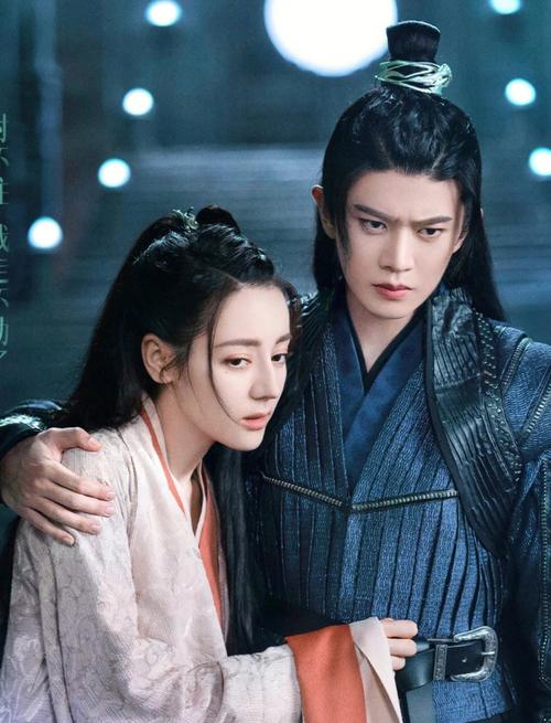 酷开系统抢先新片在线看《与君初相识》高颜CP演绎东方浪漫童话