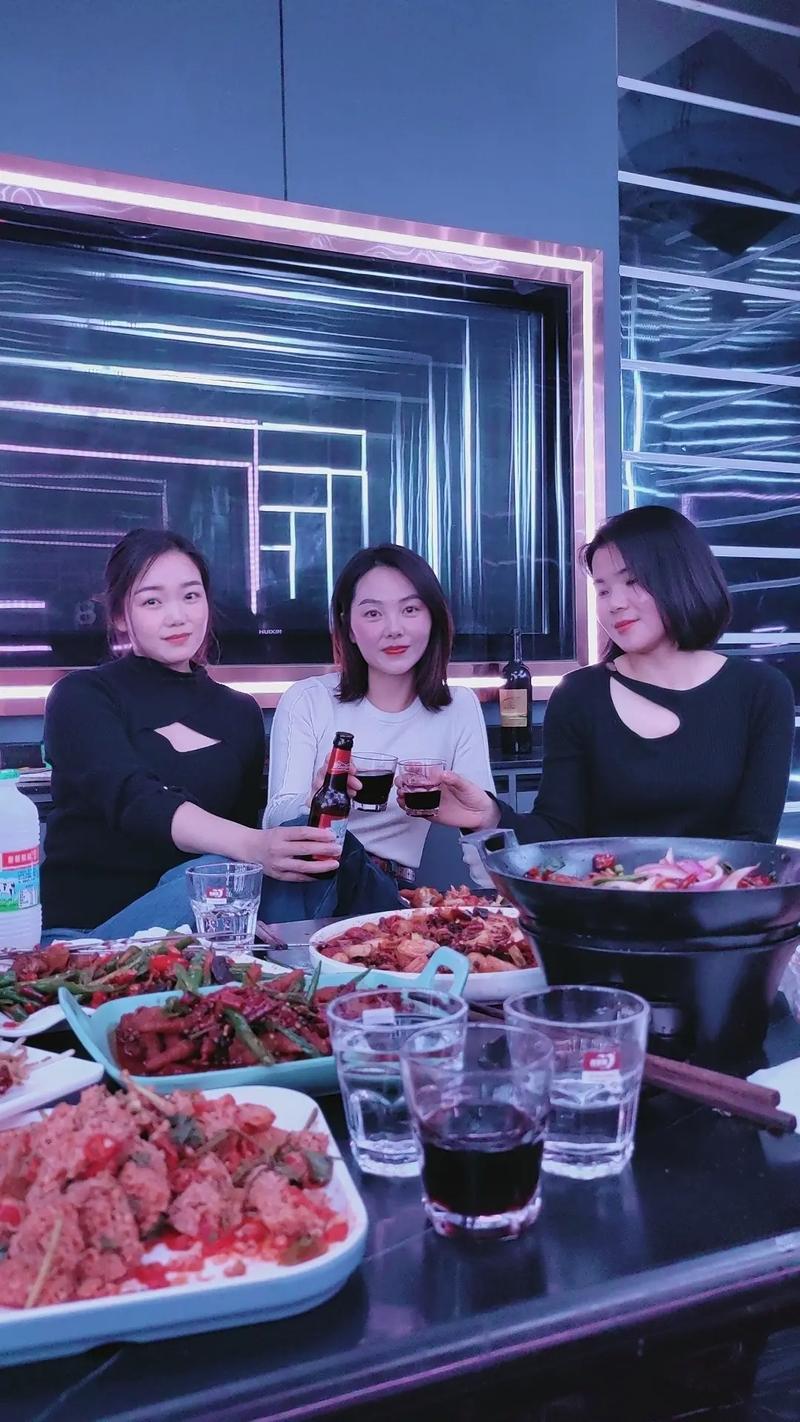 和美女喝酒的小技巧