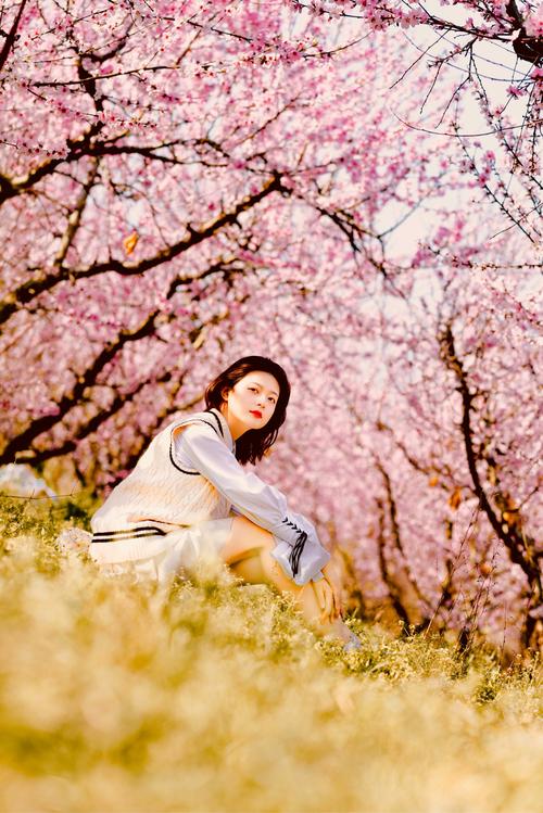 日本模特为你示范拍摄摆姿,8个最美樱花人像拍照技巧学起来