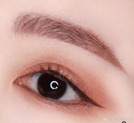 眼部化妆技巧，画出完美眼妆