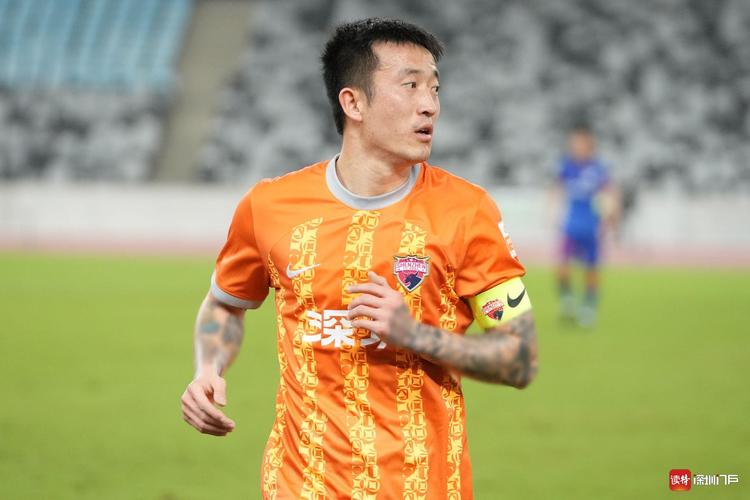 足球报35岁的姜至鹏，成了“主教练想好好培养的年轻人”