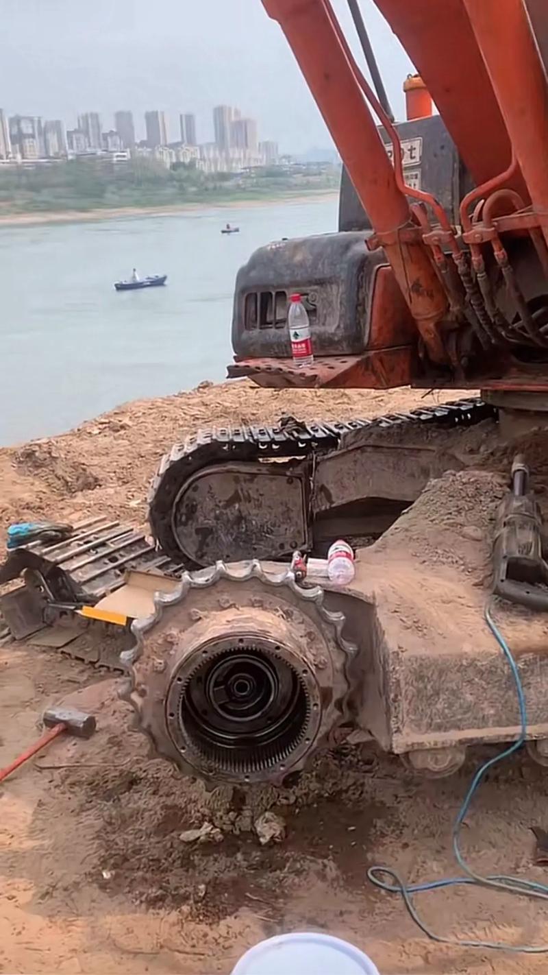 机械维修故障报告解读:介绍设备稳定运行背后的秘密
