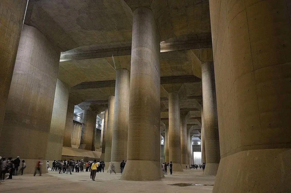 下水井维修报告引发的思考:城市基础设施安全与可持续发展