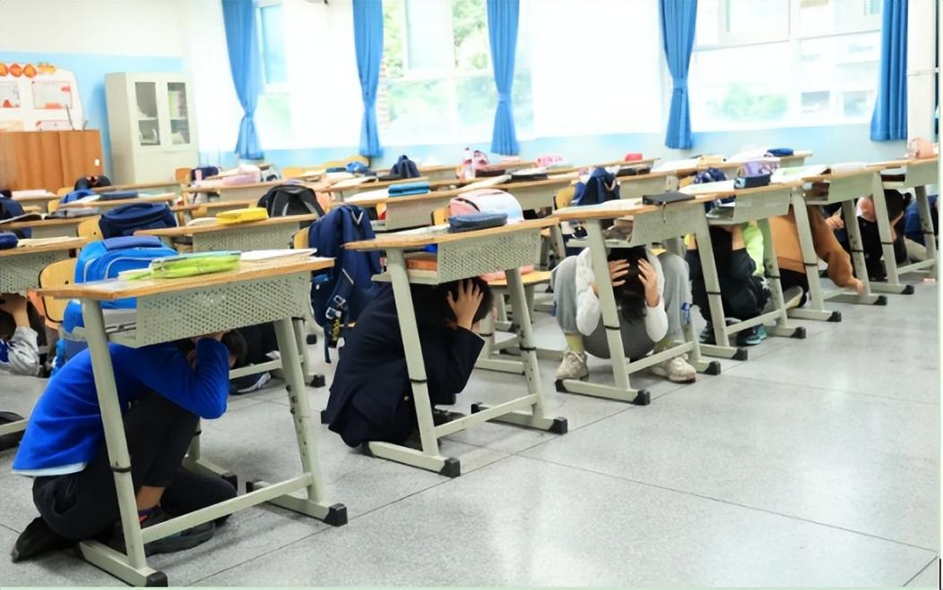 体育室顶棚维修,筑牢校园安全防线