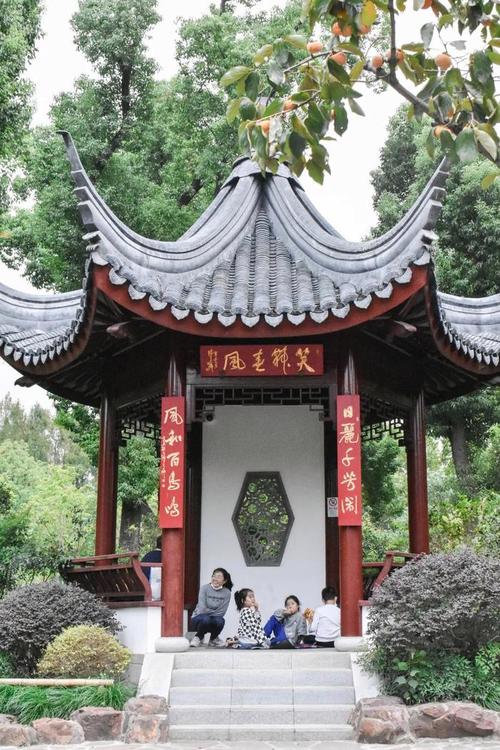 公园亭子维修报告解读:传承历史,守护绿意