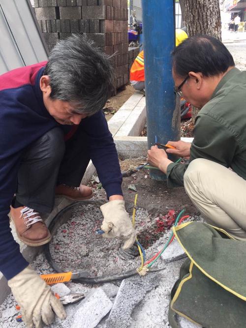 城区线路老化维修:筑牢城市能源命脉,守护光明未来