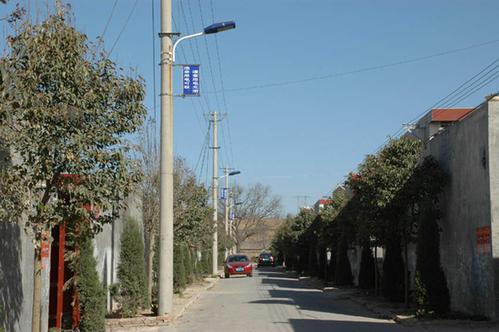 城市之光重焕新生_路灯搬迁与电线维修工程侧记