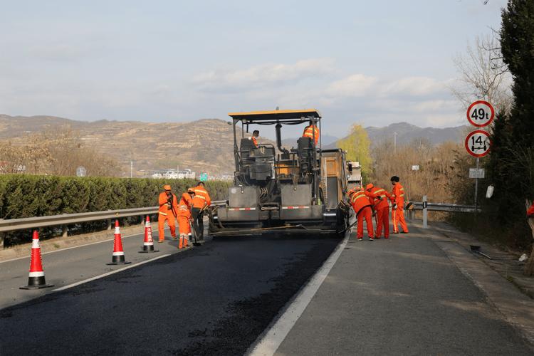 夏日炎炎,道路维修正当时_探寻夏日道路维修的必要性与挑战