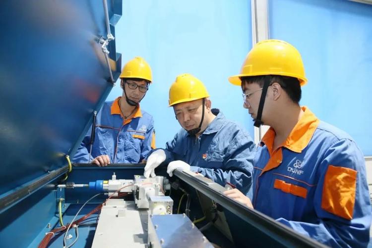 密炼机维修个人总结报告_技术革新与职业成长之路