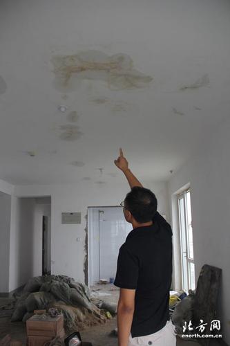 局食堂顶楼漏水维修:及时止损,保障员工就餐安全