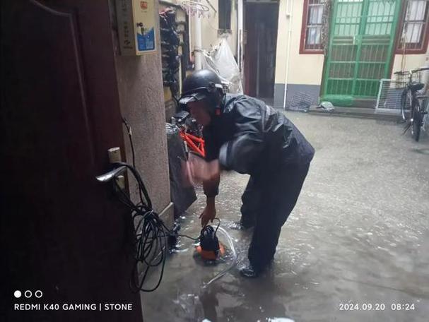 岗亭漏水维修，筑牢安全防线