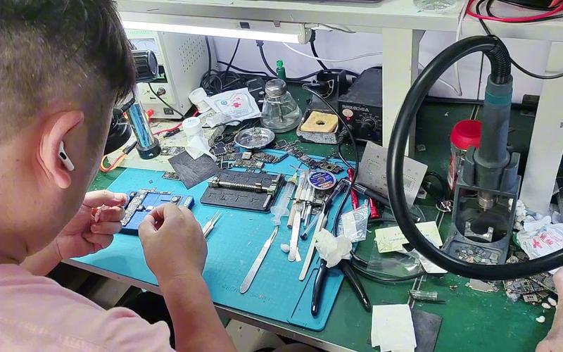 手机维修技能培训：技术革新与职业发展新篇章