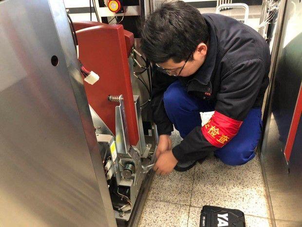 机电维修工：匠心独运，守护生产线的守护神