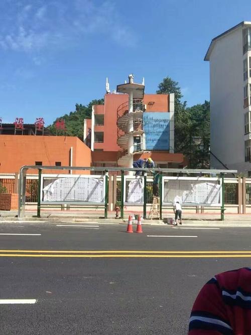 校园楼顶维修：守护青春家园，铸就安全堡垒