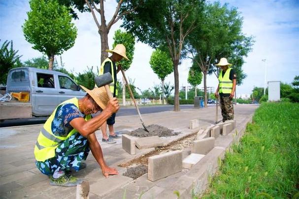 校门口马路维修:改善出行环境,提升城市形象