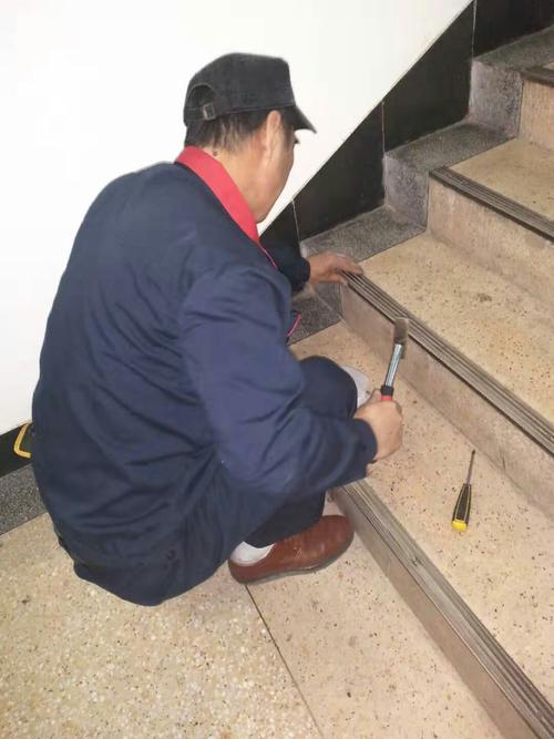 楼梯维修例子分析:技术革新与安全管理并重