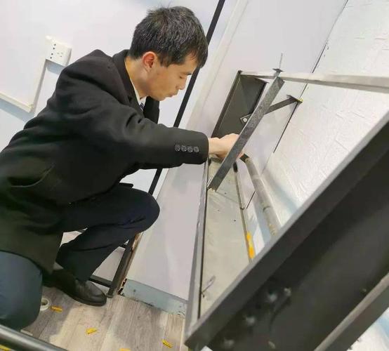 物业维修员工年终报告解读：匠心筑梦，守护家园之光