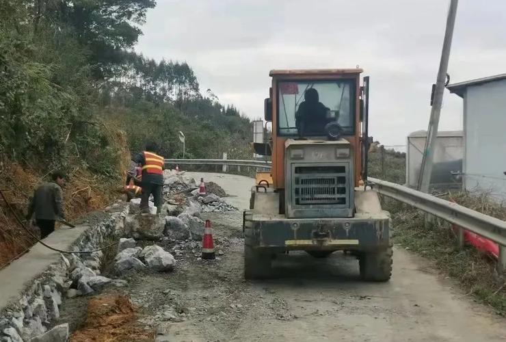 乡道维修,助力乡村振兴