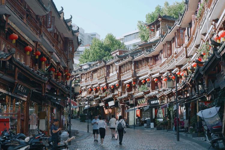 保障城市“血脉”畅通_洒水车维修申请报告引发的思考