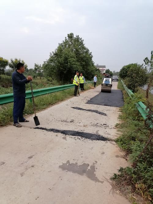 农村公路维修:提升农村经济发展新引擎