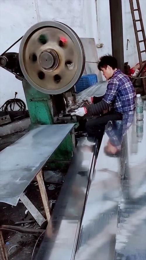 冲压维修工：制造业中的“隐形守护者”
