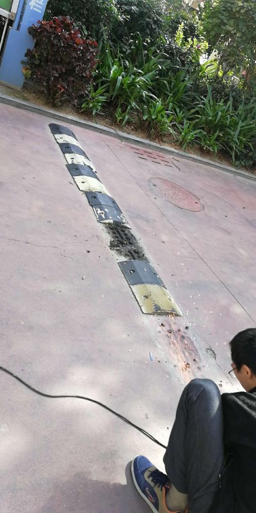 减速带维修员工作总结：匠心筑路，守护平安